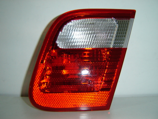 BMW E46 1998 PILOTO TRASERO DERECHO CENTRAL 4P